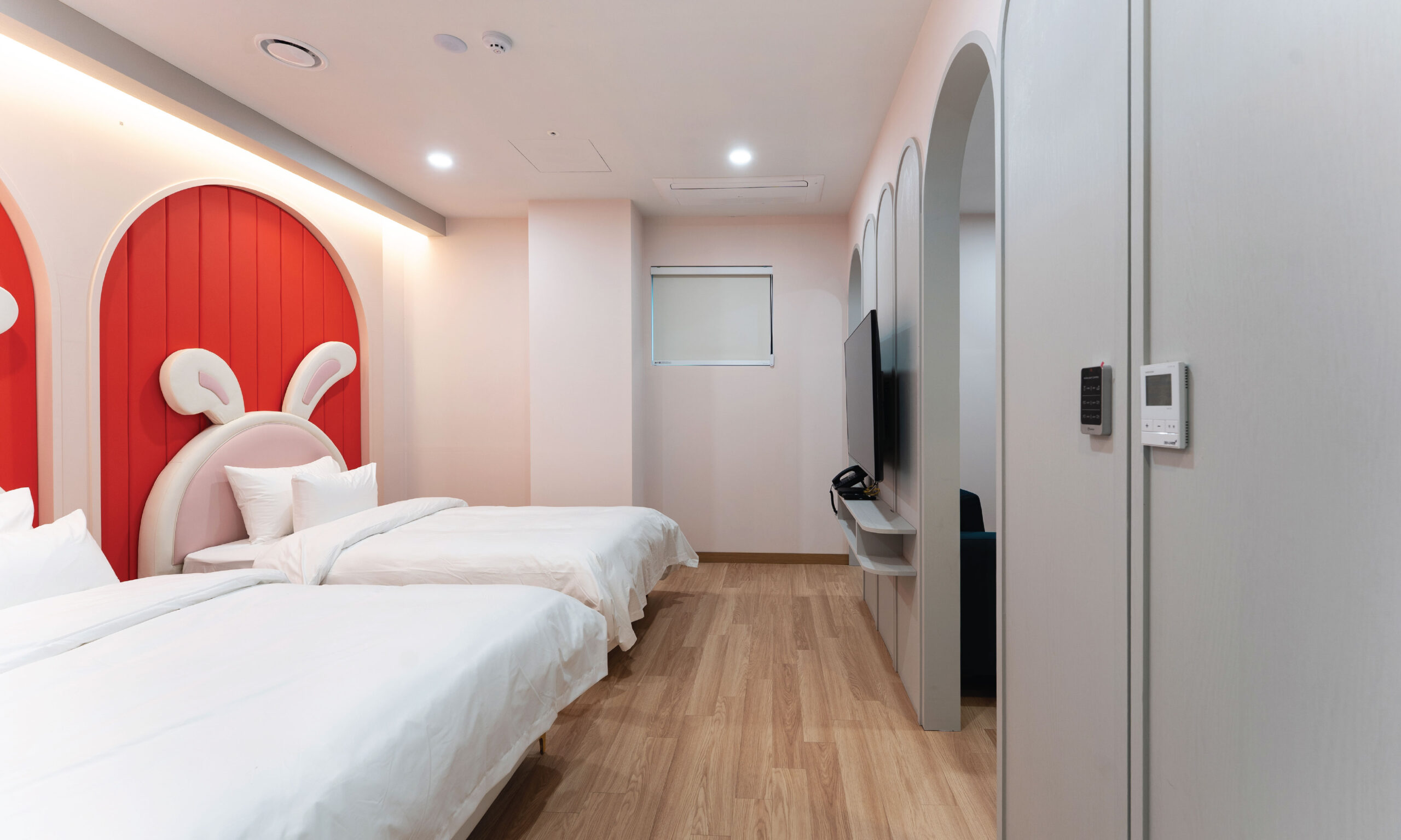 ROOM f-68
