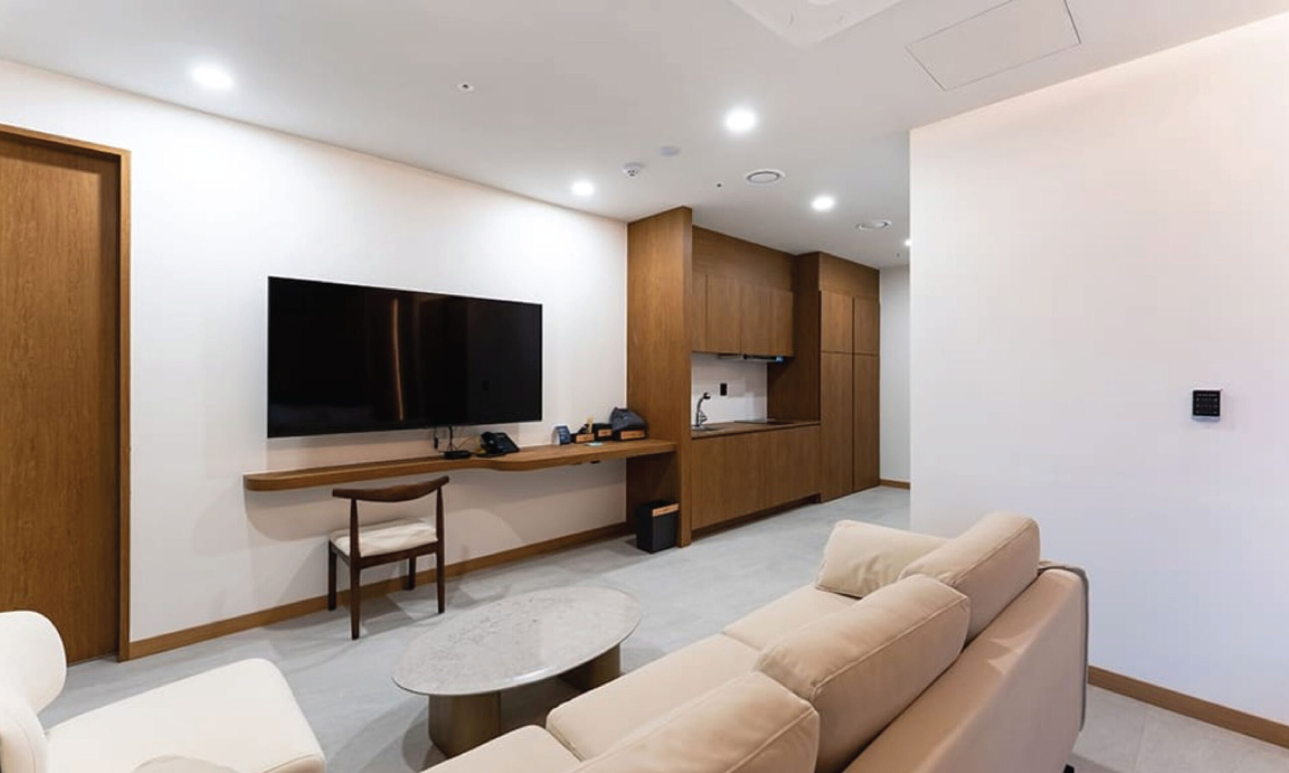 ROOM i-70