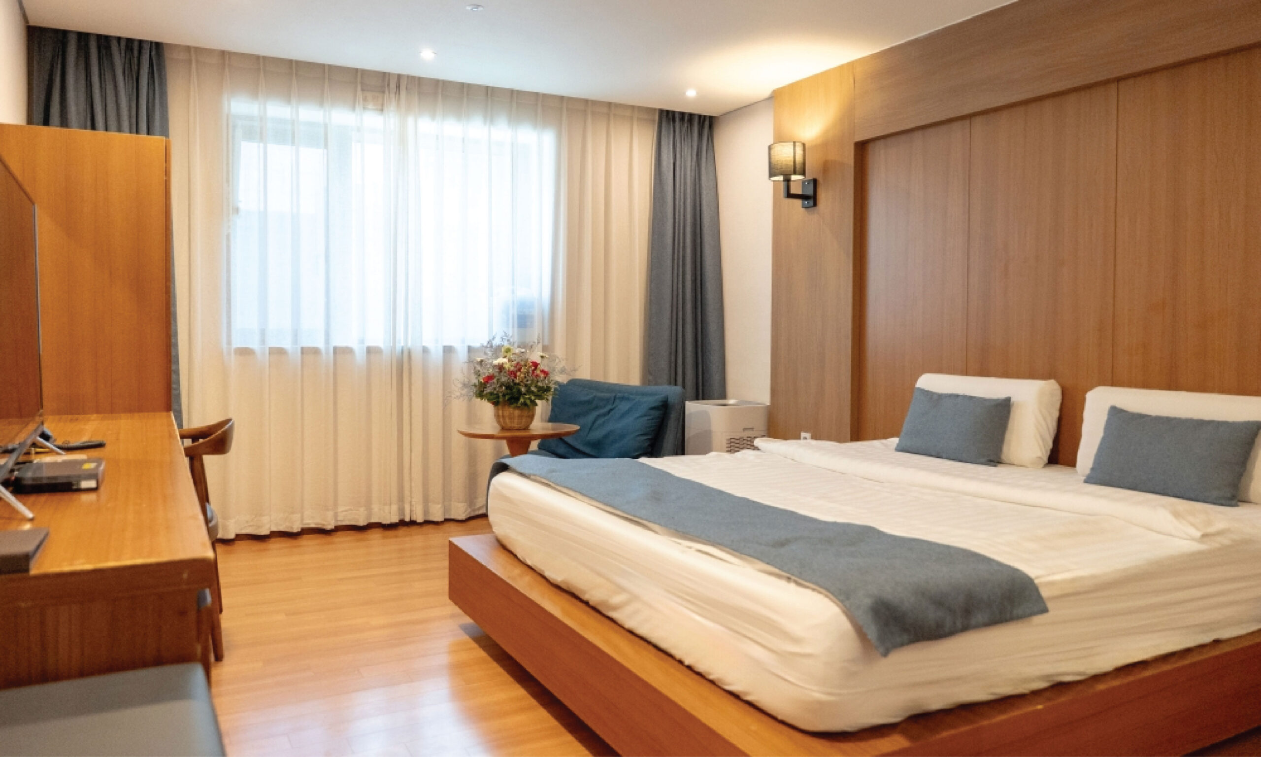 ROOM l-67